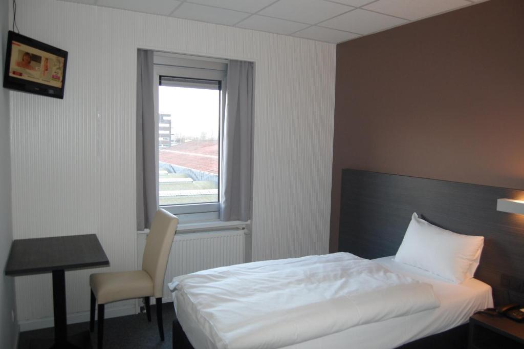 Antwerp Harbour Hotel Zimmer foto